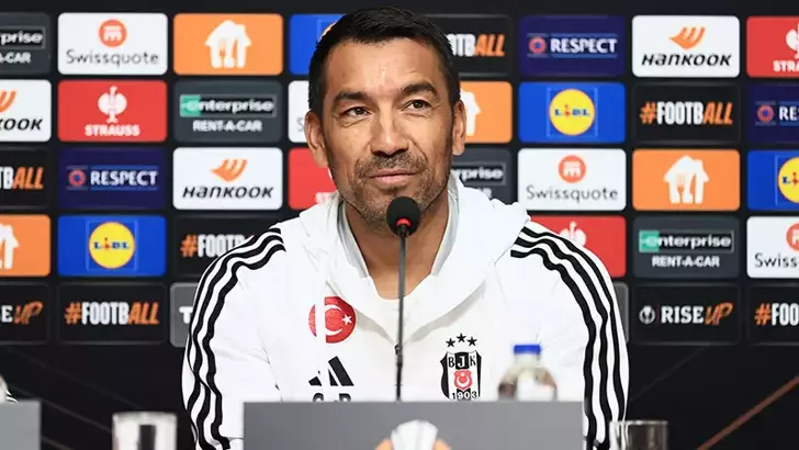 Van Bronckhorst, Beşiktaş’ın ilk hedefini açıkladı