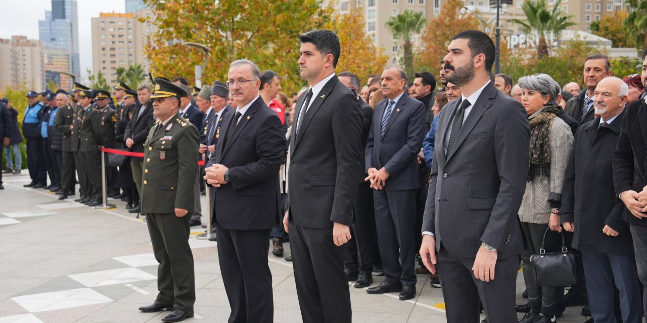 Atatürk’ün 86. ölüm yıldönümü Ataşehir’de saygı ile anıldı