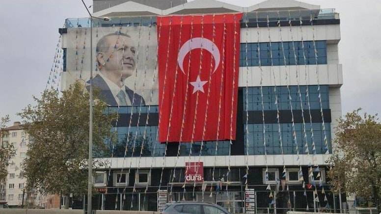 AKP Denizli İl Başkanlığında 10 Kasım skandalı: Erdoğan posteri asıldı, Atatürk asılmadı