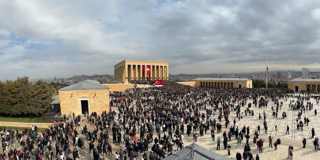 10 Kasım'da Anıtkabir'e rekor ziyaret! 1 milyon 92 bin kişi ziyaret etti