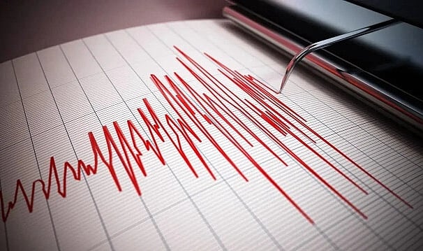 Ege Denizi'nde korkutan deprem