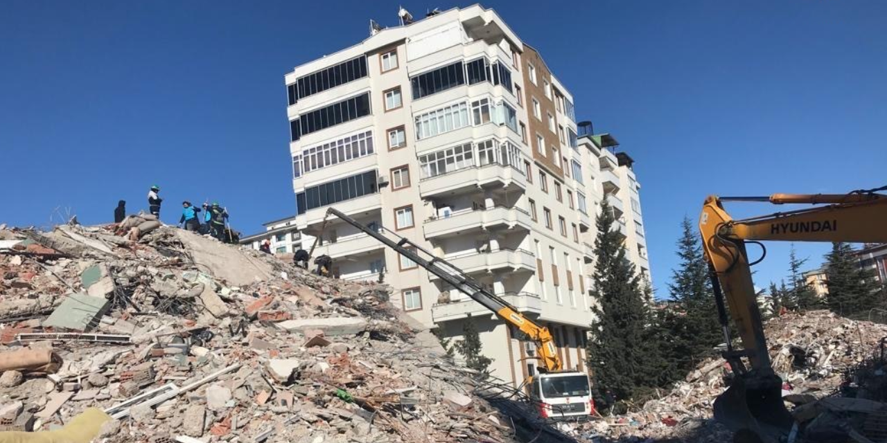 Hamidiye sitesi davası: Müteahhitin yıkılan bina için '9 şiddetindeki depremi kaldırır' söylemi iddiası