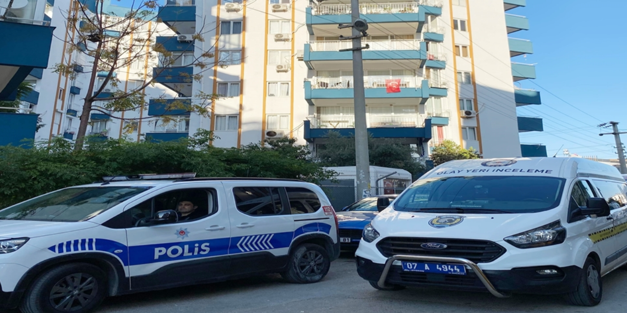 Antalya'da bir dairede 3 kardeş ölü bulundu: İnceleme sürüyor