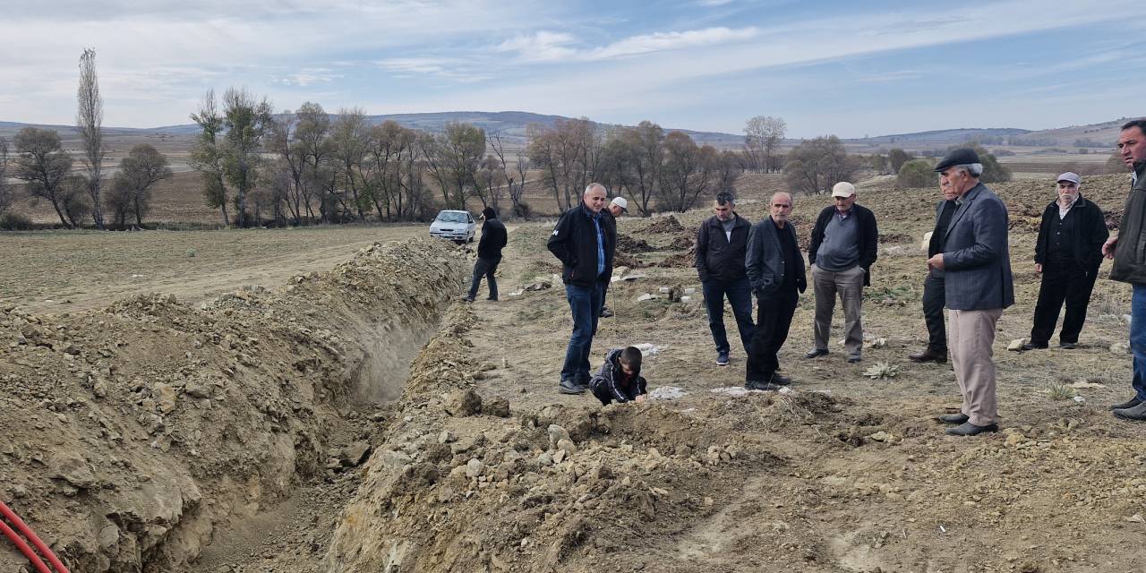 Çorum'da GES inşaatına tepki: Elektrik direkleri sit alanındaki tarlalara döşendi