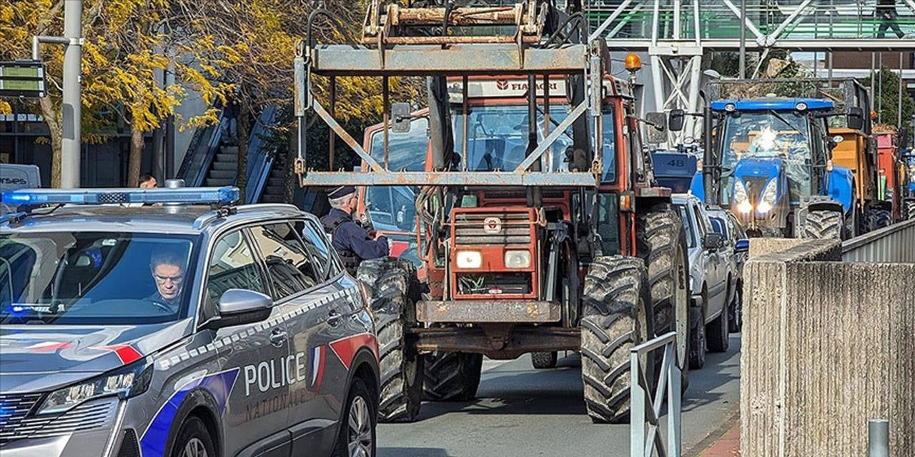 Fransa'daki çiftçiler 1 aylık eyleme başlıyor