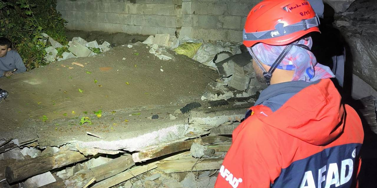 Mardin'de aşırı yağıştan ev çöktü: 2 yaralı