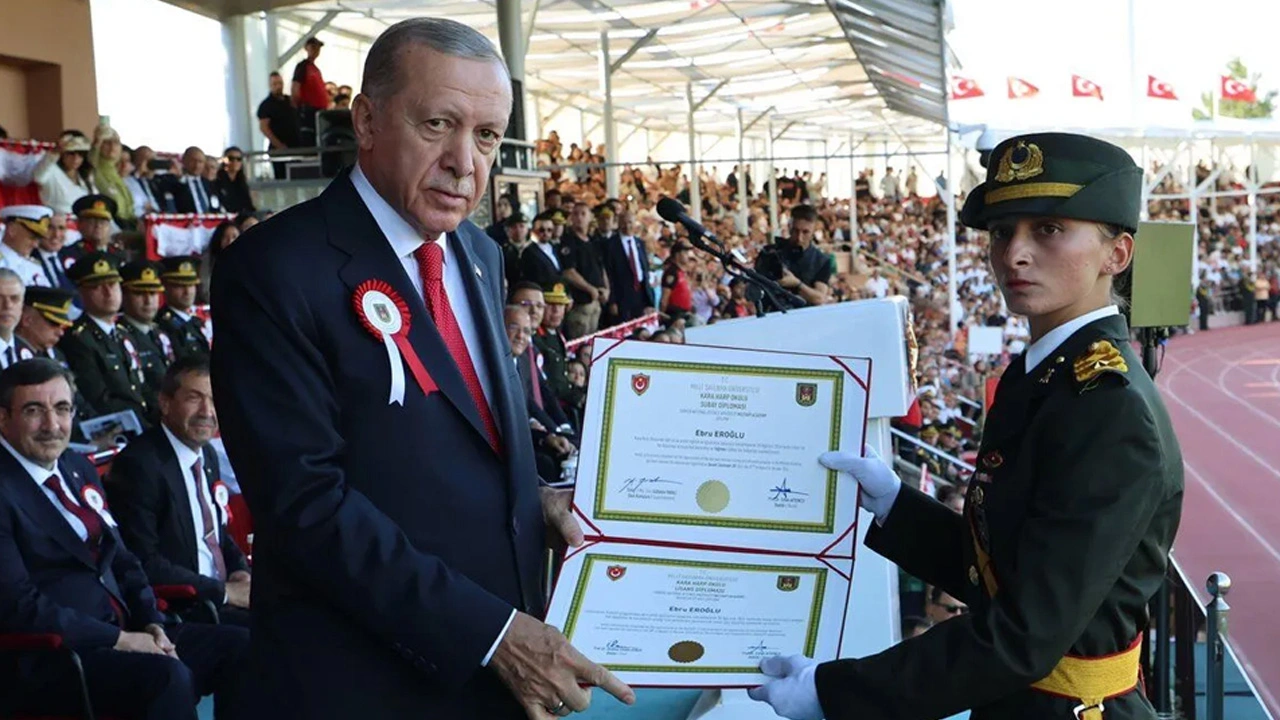 Selvi: Erdoğan teğmenler konusunda Milli Savunma Bakanı'na "Çok sert gitmeyin" talimatı verdi