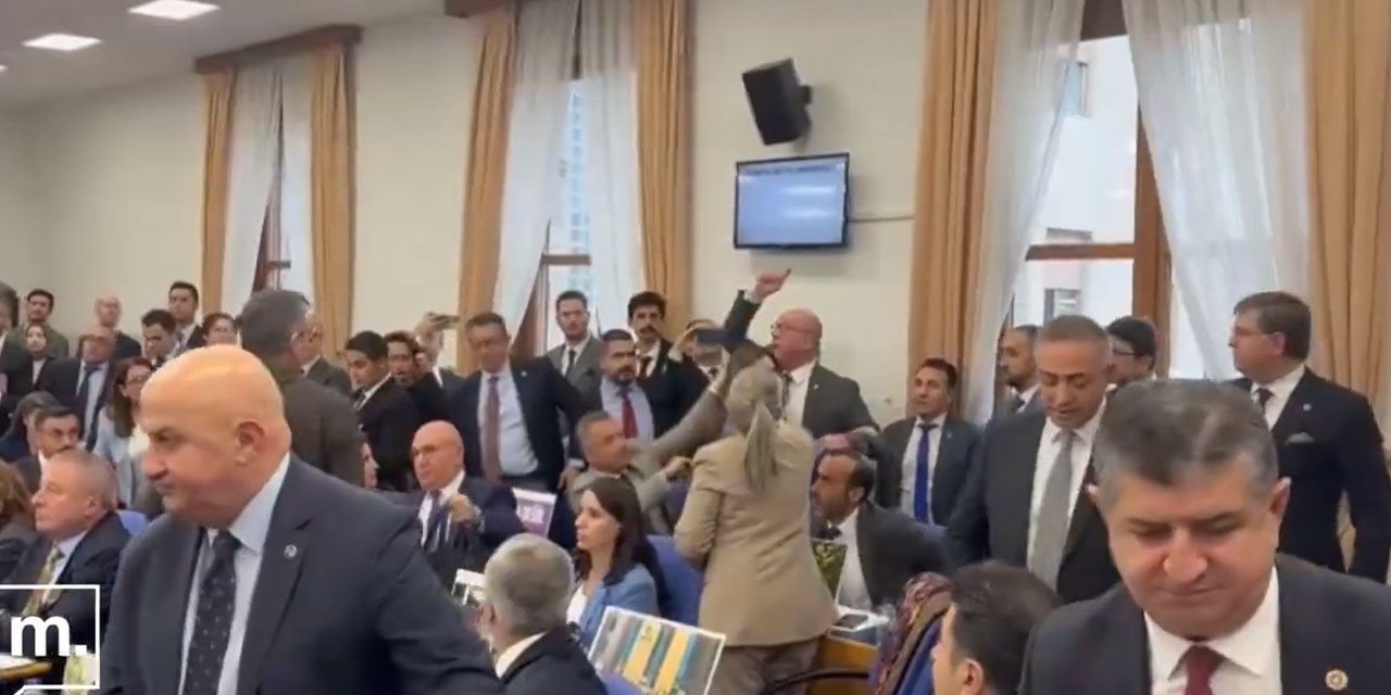 Meclis'te tartışma sesleri yükseldi: MHP'li Ersoy ile CHP'li Sarı birbirlerinin üzerine yürüdü!