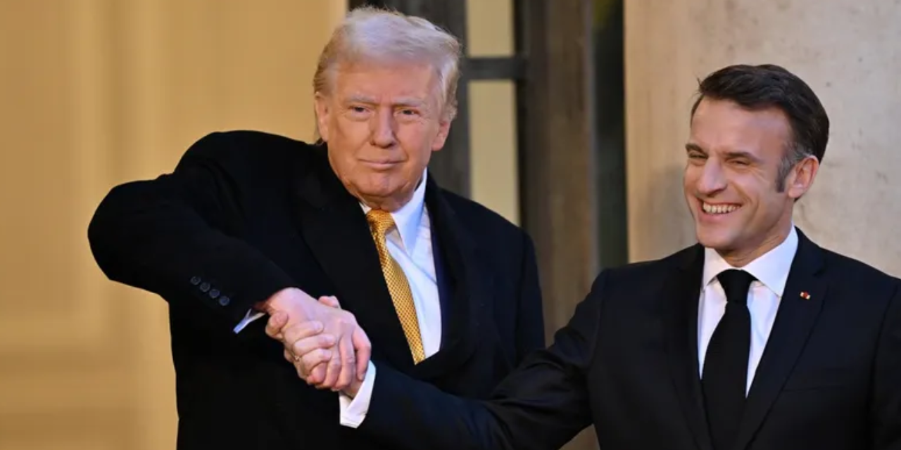 Trump, ilk yurt dışı ziyaretini Fransa'ya yaptı: Macron'la el sıkışması gündem oldu