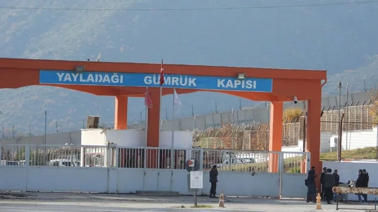 2013'te kapatılan Yayladağı Hudut Kapısı, Suriyelilerin geçişi için yeniden açıldı