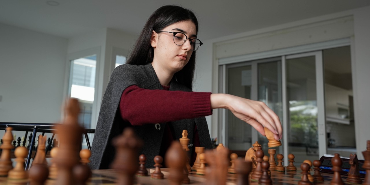 4 yaşında bilgisayardan öğrendiği satrançta 200'ü aşkın madalya kazandı