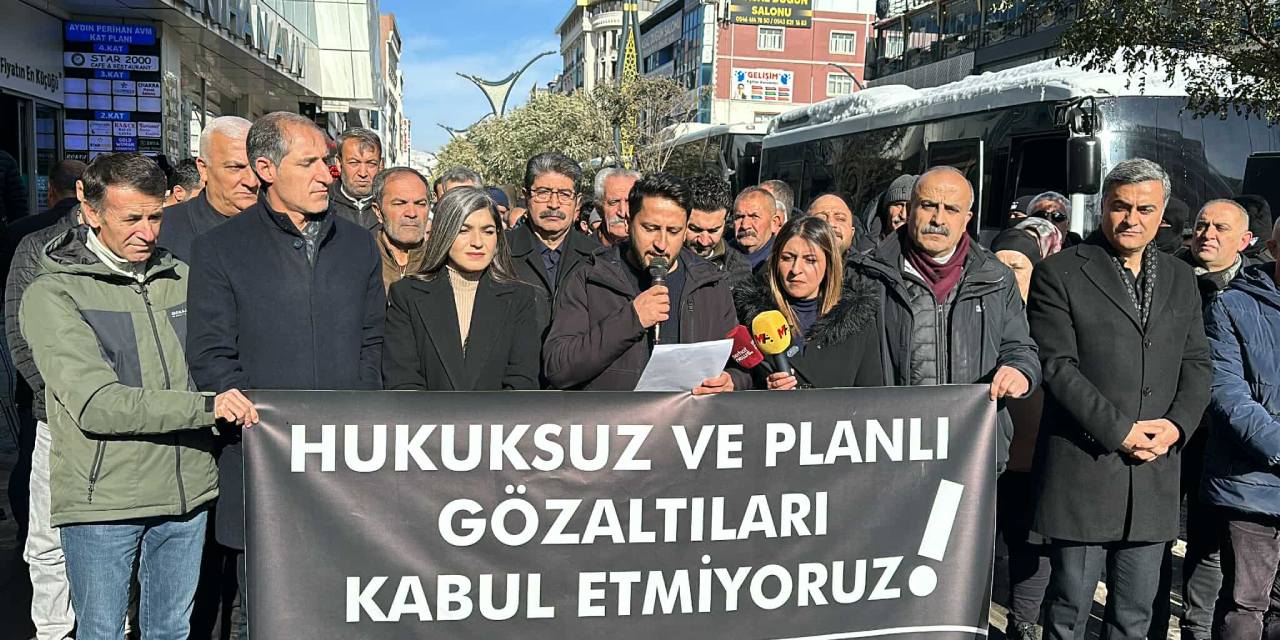 Van’da, önceki dönem eş başkanların gözaltına alınmasına tepki: 'Operasyon, kentteki sinerjiyi hedef aldı'