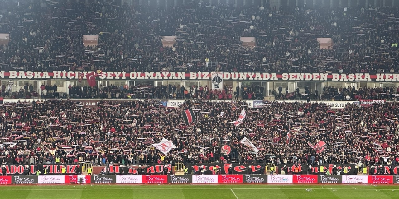 Eskişehirspor seyirci rekoru kırdı