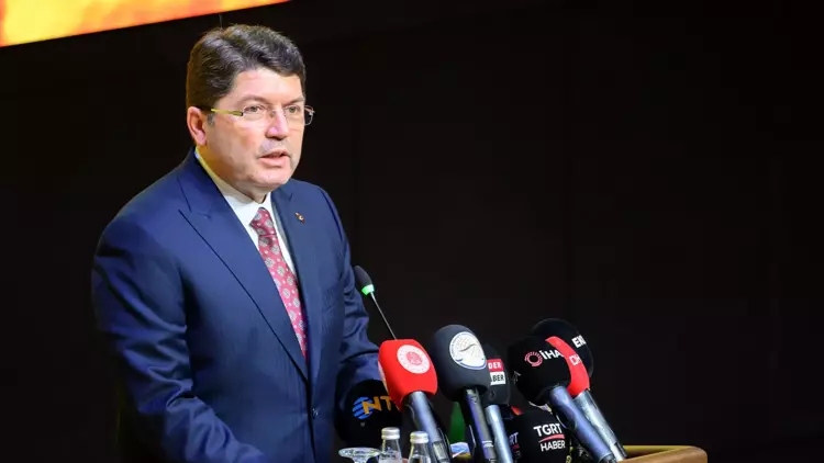 ﻿Hukuk fakültelerinde yazılı sınav uygulaması mı geliyor? Bakan Tunç'tan açıklama