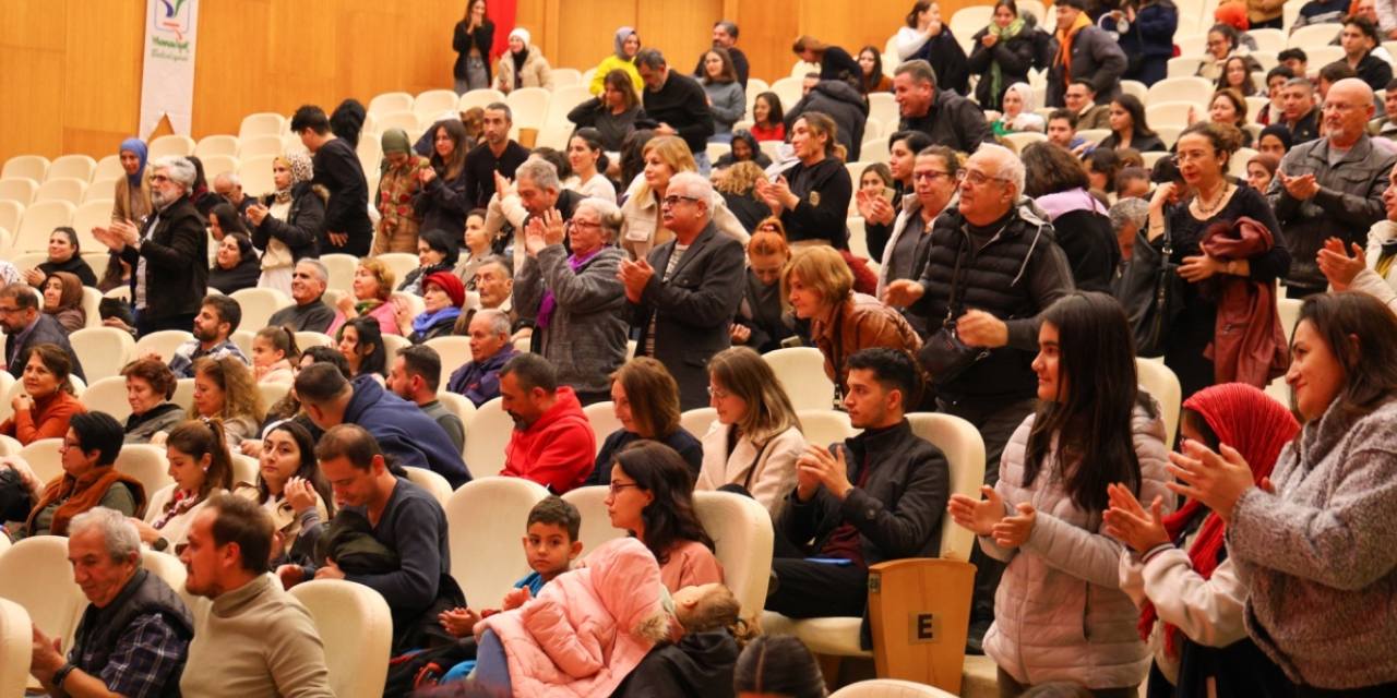 Manavgat'ta Sabahattin Ali rüzgarı: 'Başın öne eğilmesin'