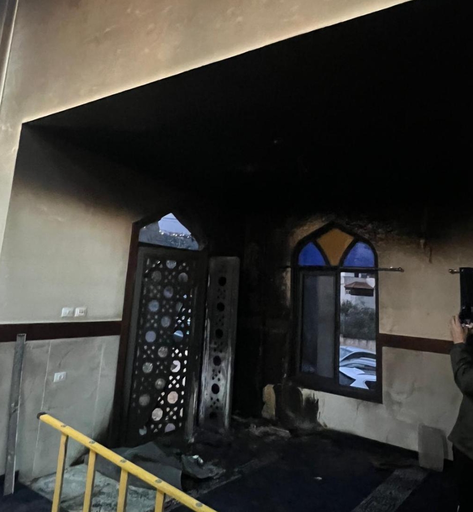 Batı Şeria'da İsrailli yerleşimciler cami yaktı