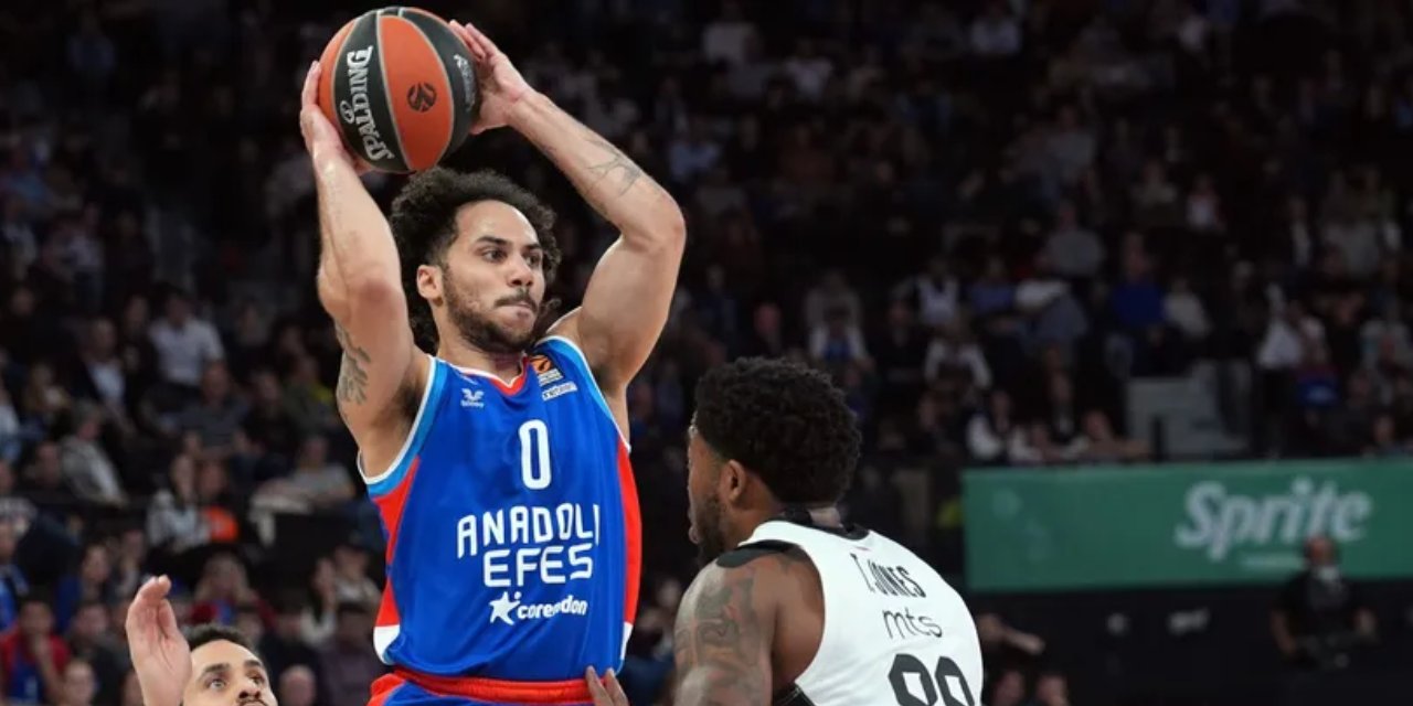 Anadolu Efes, Partizan'ı son çeyrekte devirdi!