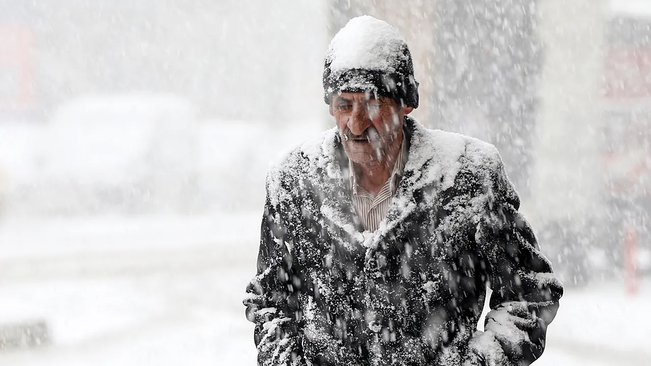 Meteoroloji uyardı: Sağanak, kar ve fırtına geliyor!