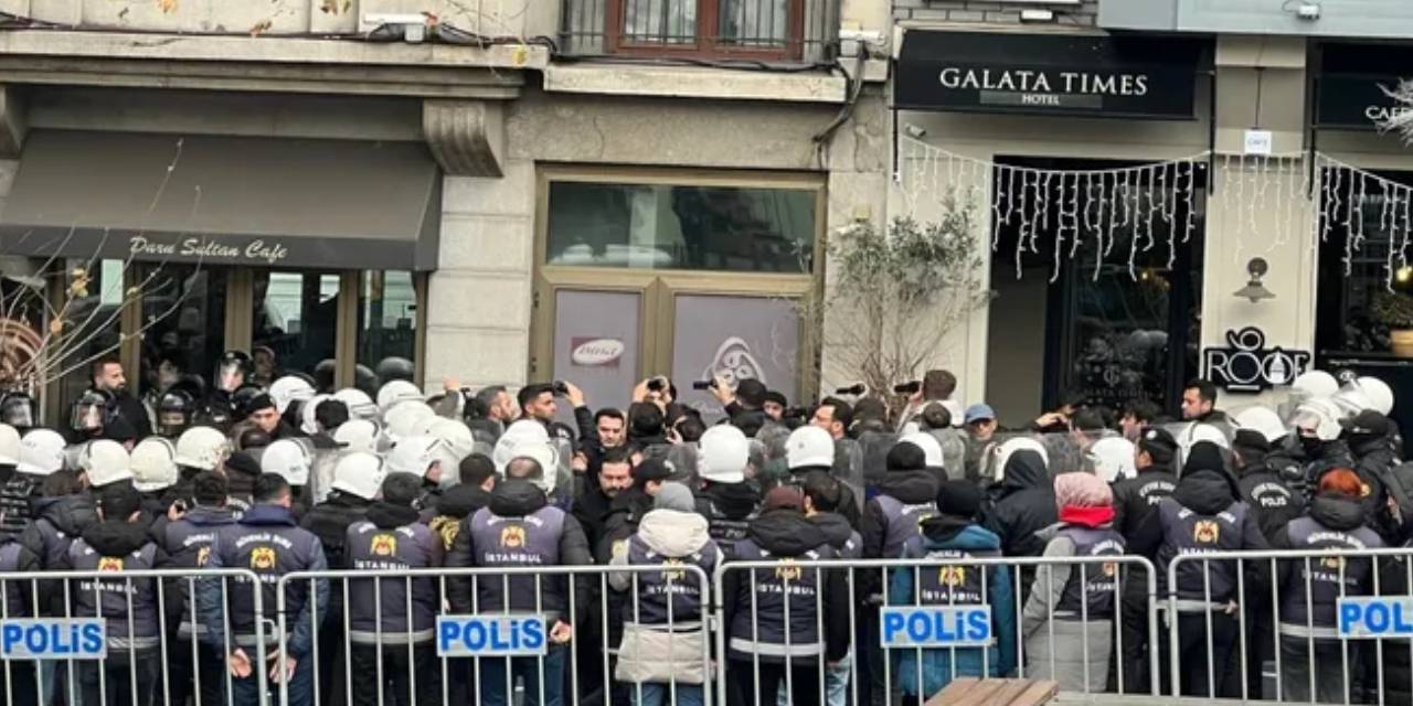 Gazetecilerden Suriye’de öldürülen meslektaşları için protesto: Polis müdahale etti, çok sayıda gözaltı