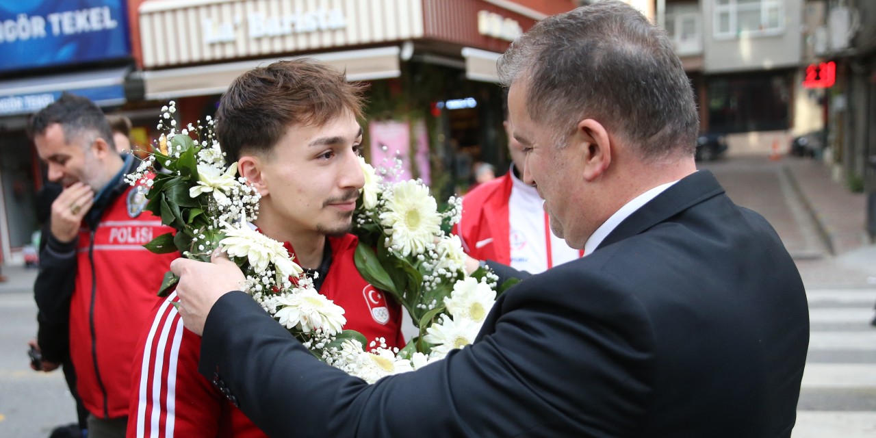 Milli halterci Yusuf Fehmi Genç, törenle karşılandı