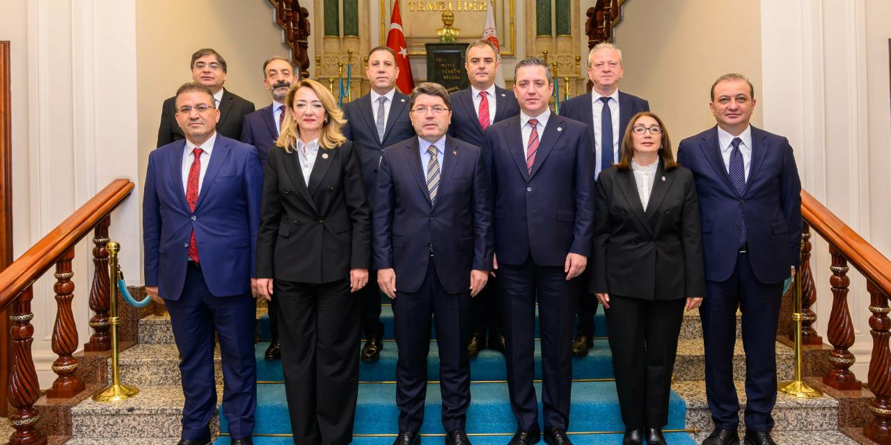 Adalet Bakanı Tunç, TTB Başkanı Erinç Sağkan ve yönetim kurulu üyeleriyle bir araya geldi