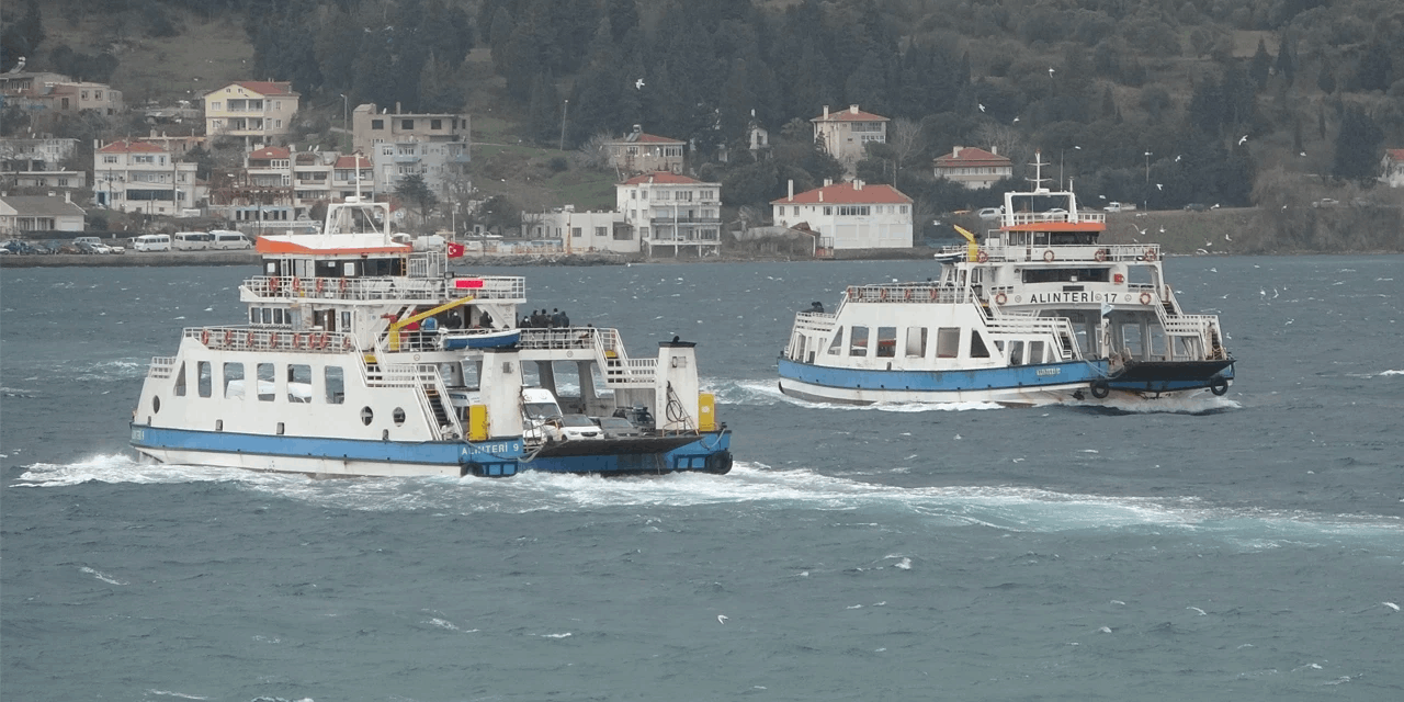 Olumsuz hava koşulları nedeniyle Çanakkale feribot seferleri iptal edildi