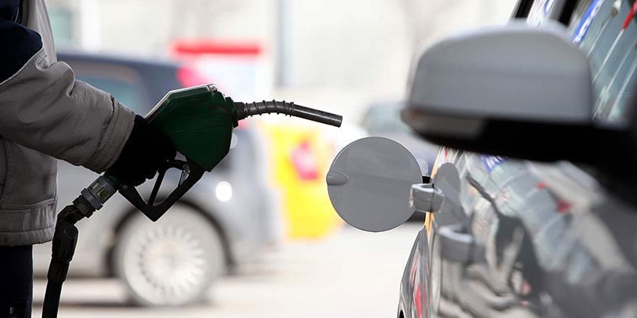 Akaryakıtta zamlı tablo: Benzin 43 TL’yi, motorin 45 TL’yi zorluyor!