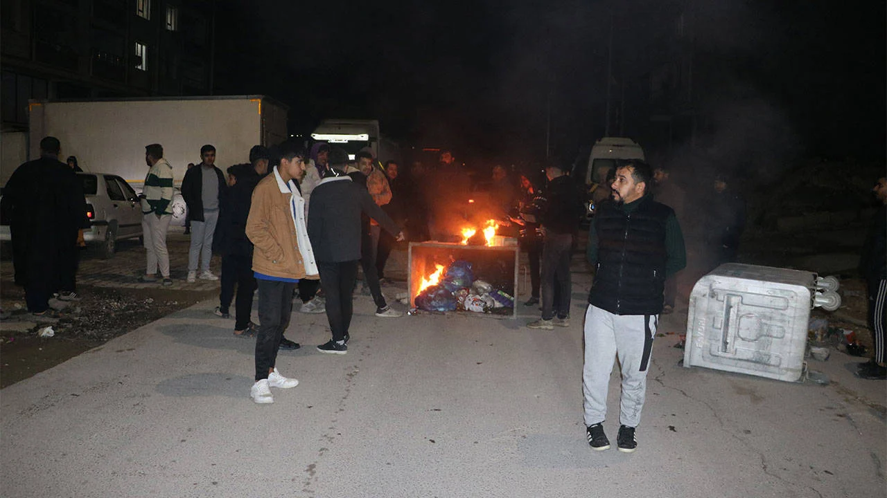 Şanlıurfa'da elektrik kesintisi protesto edildi