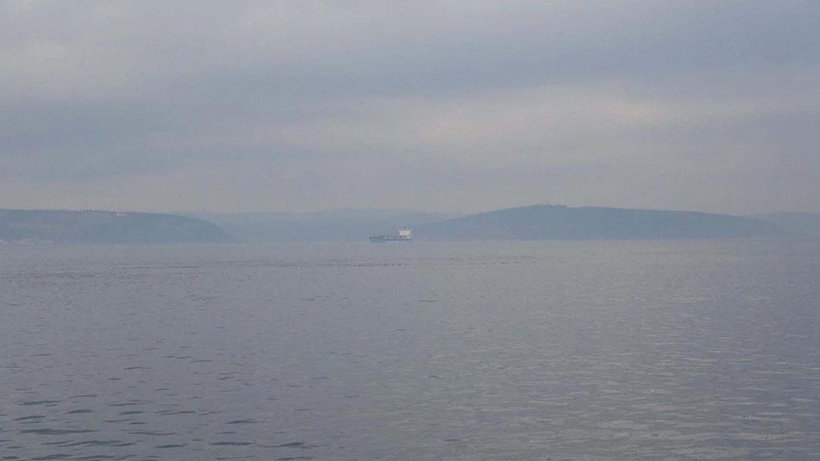 Çanakkale'de boğaz trafiğine sis engeli