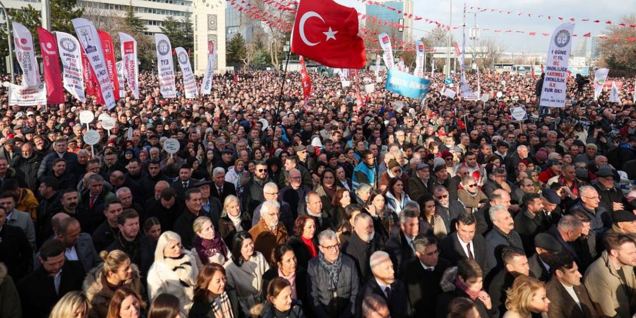 Tandoğan Meydanı’nda “Haklarımızı Alacağız” mitingi... Özgür Özel'den işçiye 'örgütlen ve üretimi durdur' çağrısı