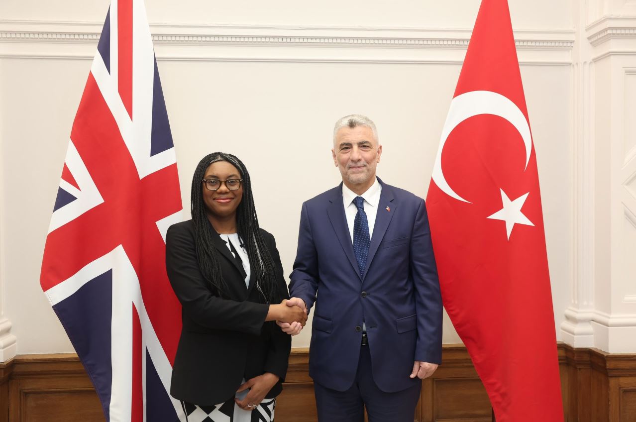 Bakan Bolat, İngiliz mevkidaşı Badenoch ile görüştü