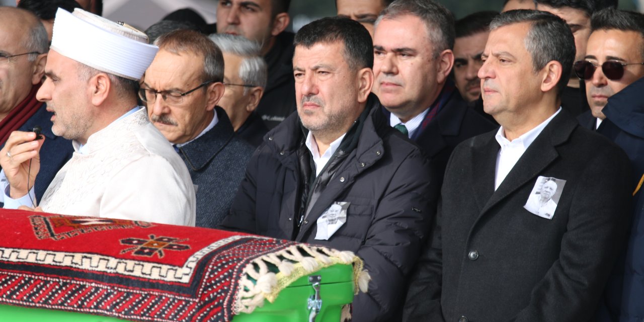 CHP lideri Özel, Veli Ağbaba'nın babasının cenaze törenine katıldı