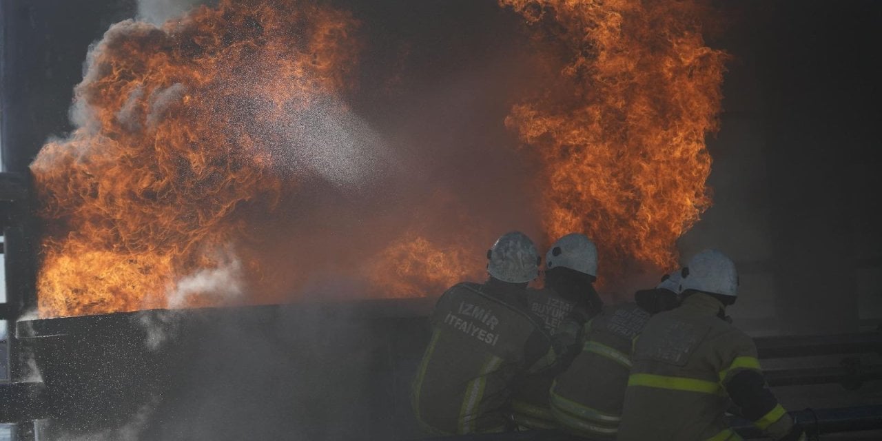 İzmir İtfaiyesi: 16 bin yangın çıktı yarısı sigara yüzünden!