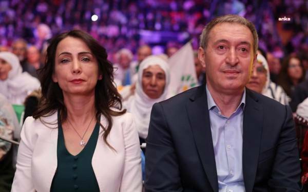 DEM Parti'den yeni yıl mesajı: 2025 yılını umudun ve barışın yılı yapmaya kararlıyız