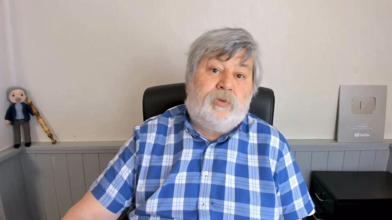 Ahmet Nesin hakkında yakalama kararı