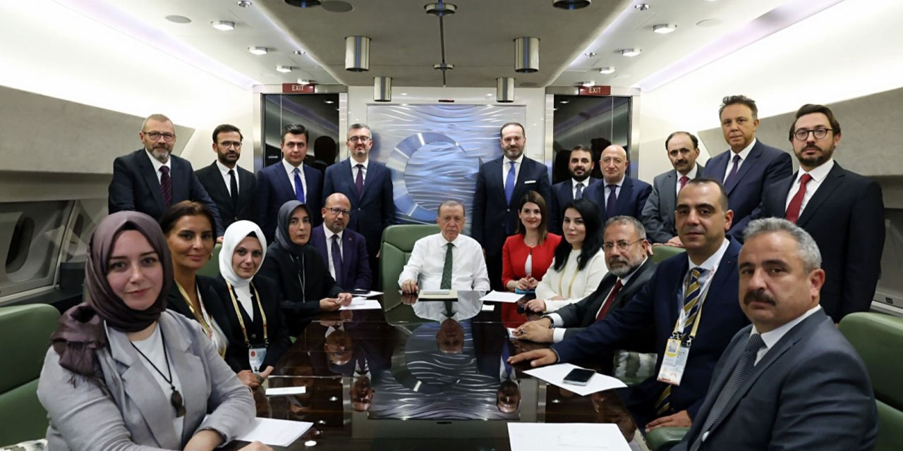 Erdoğan’ın uçağına en çok binen gazeteci belli oldu: 10 geziyle diğerlerini geride bıraktı