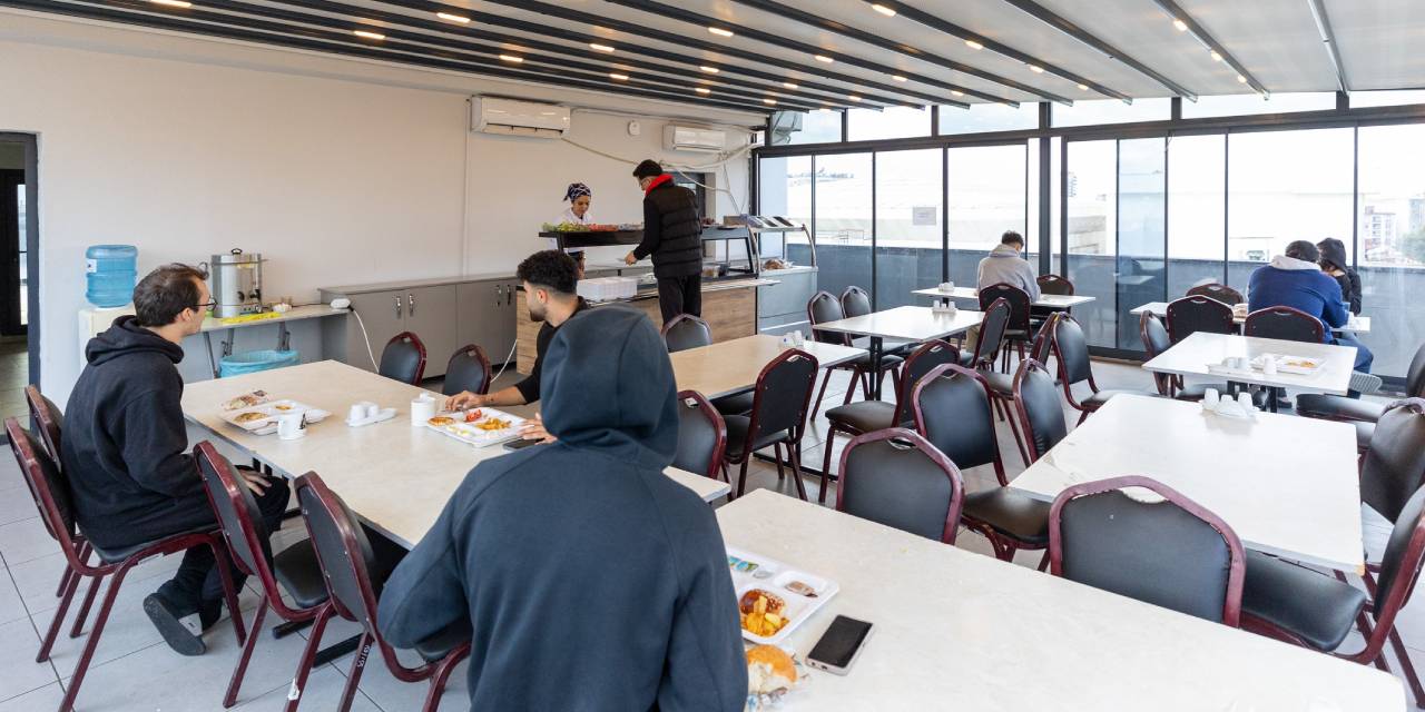 Mersin Büyükşehir Belediyesi öğrencilere yurt ve konukevi desteği sunuyor