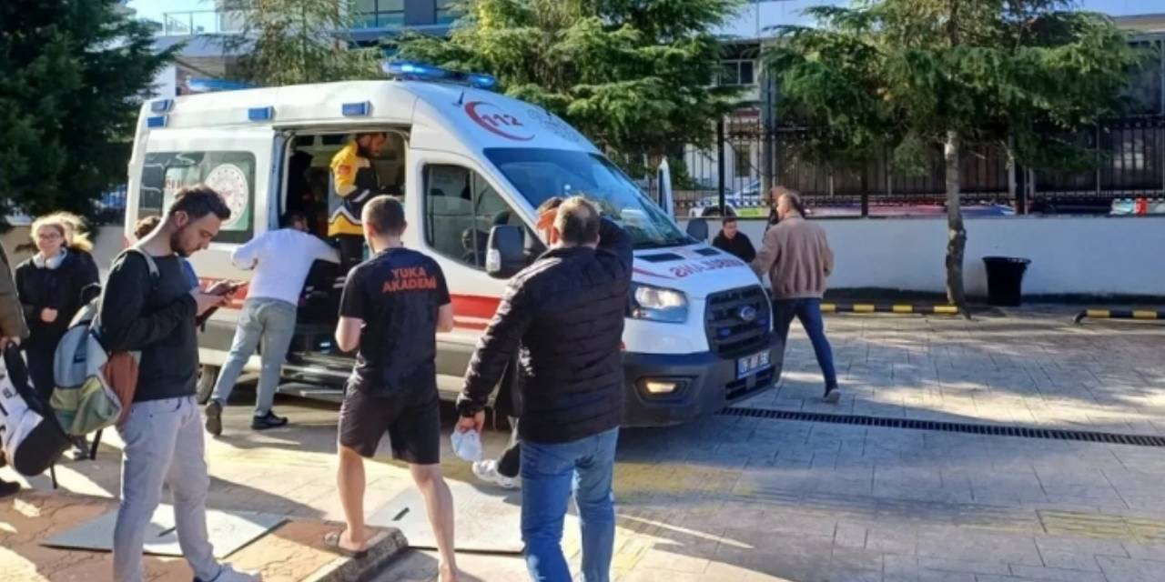 Gençlik ve Spor İl Müdürlüğü’nün yüzme havuzunda zehirlenme: 48'i çocuk, 53 kişi hastaneye kaldırıldı