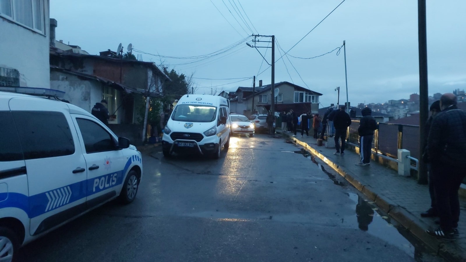 Kız kardeşinin eski erkek arkadaşını pompalı tüfekle vurdu