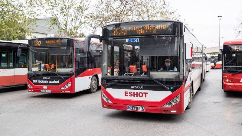 İzmir'de otobüs şoförlerinden iş bırakma eylemi