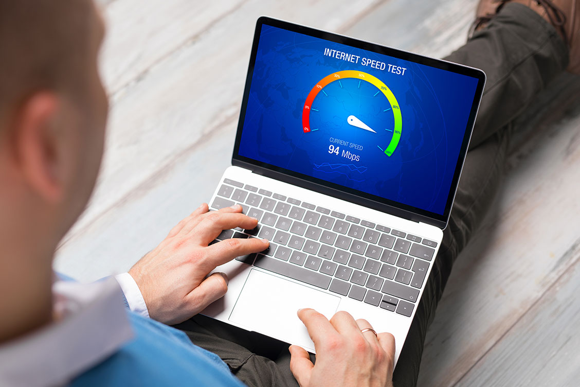 En pahalı olmasına rağmen internetimiz neden çok yavaş?