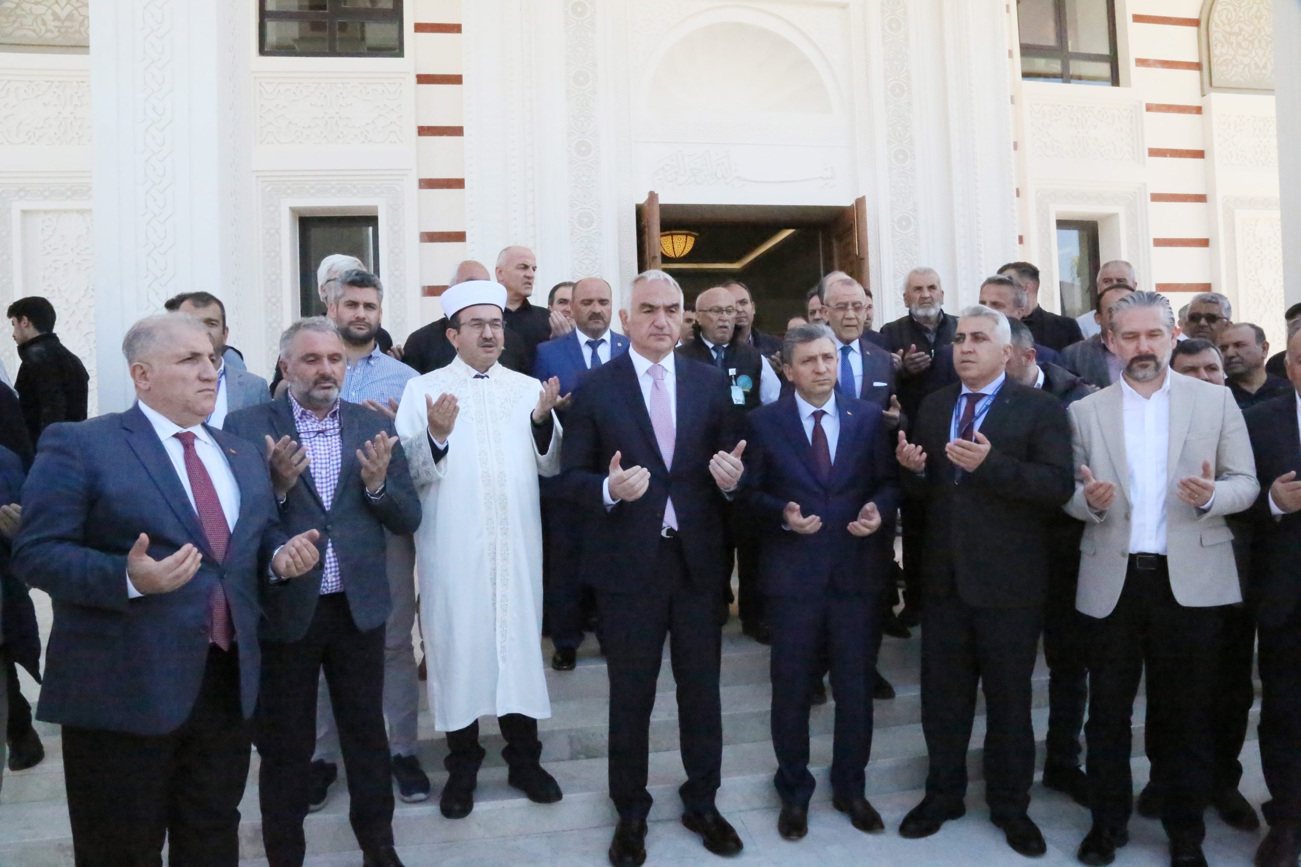 Kültür ve Turizm Bakanı Antalya Havalimanı Cami açılışına katıldı