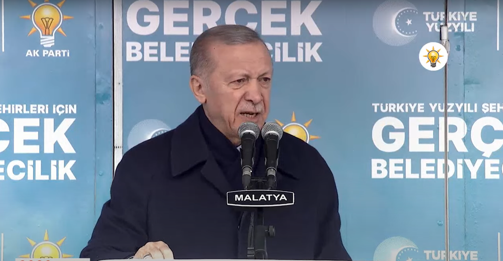 Erdoğan Van'da konuşuyor: İyi gününüzde, kötü gününüzde hep yanınızda oldum