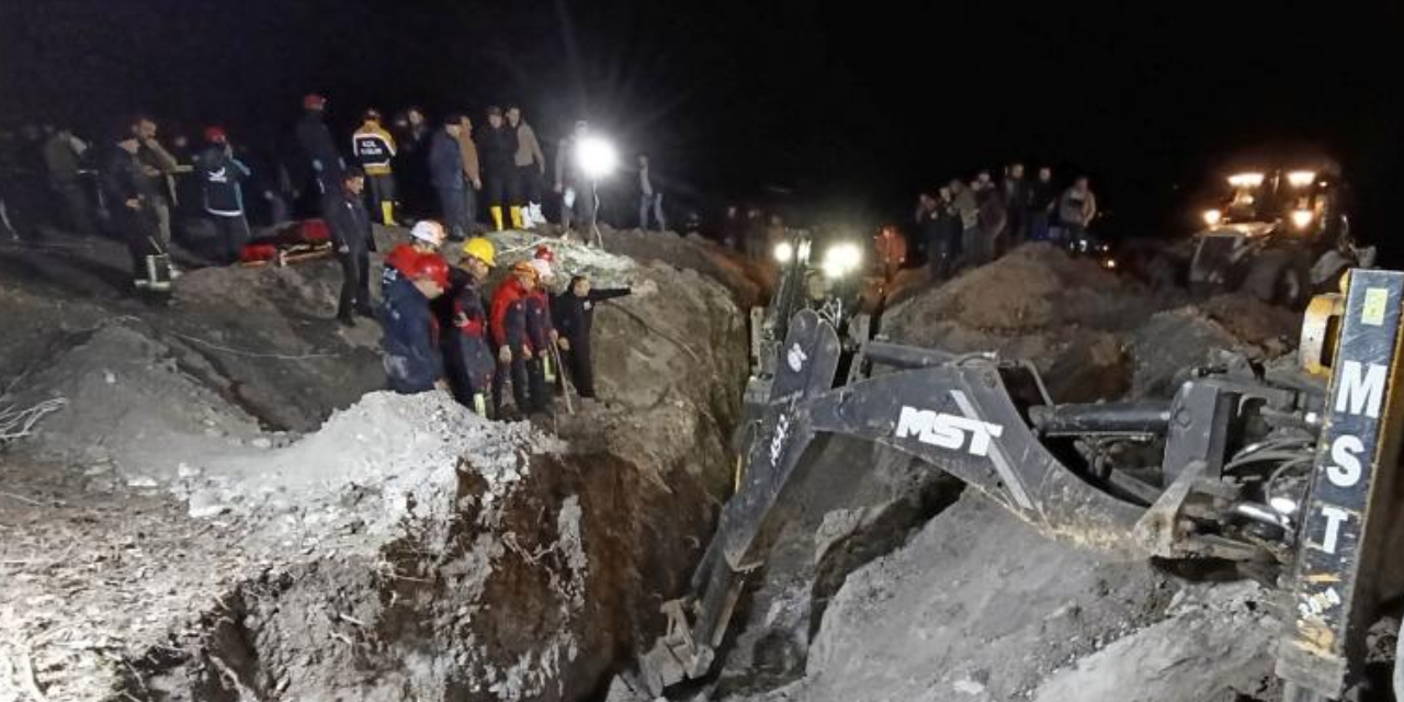 Amasya’da toprak kayması faciası: İki işçiden acı haber geldi