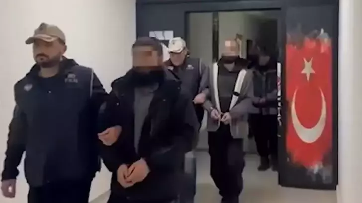 Manisa merkezli 3 ilde IŞİD operasyonu: 13 tutuklama