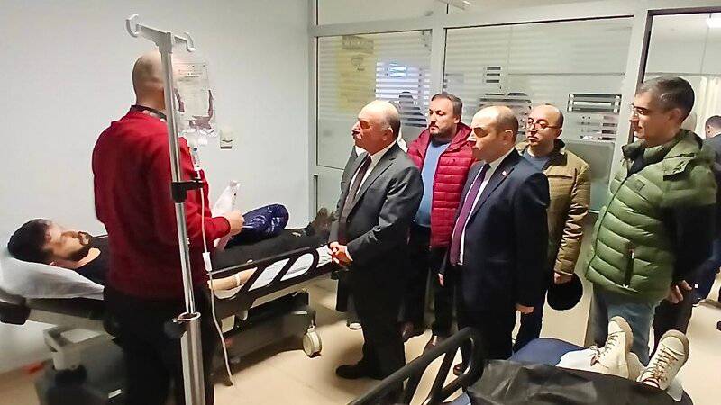 Çorum'da trafik kazası: 2'si komutan 4 kişi yaralandı