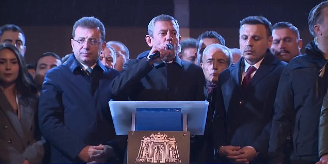 Beşiktaş Belediyesi önünde CHP çıkarması! Özel ve belediye başkanları buluşacak