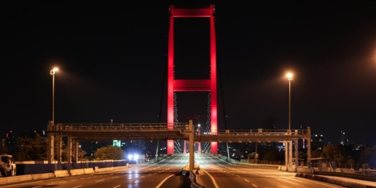 Zincirlikuyu'da metrobüs kazası: 15 Temmuz Şehitler Köprüsü, trafiğe açıldı