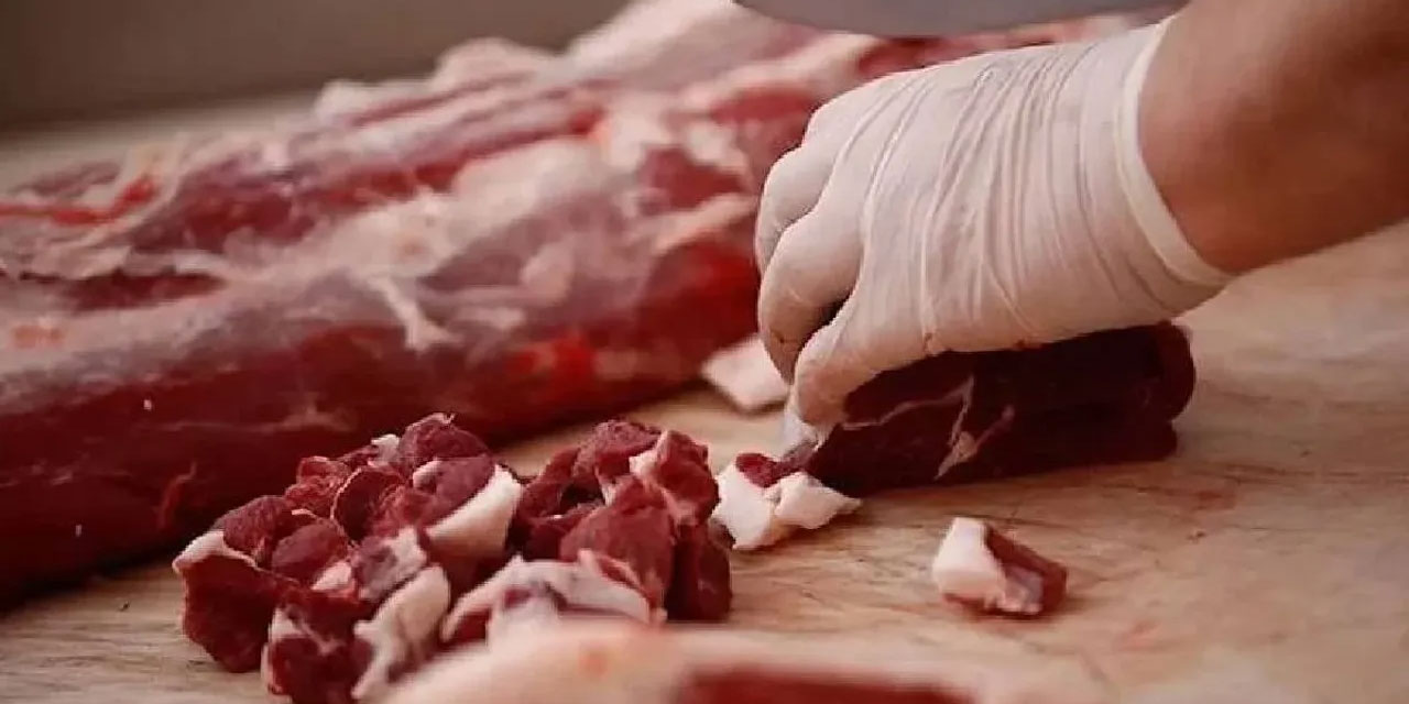 Kırmızı ette taklit skandalı: Kanatlı et tespit edildi