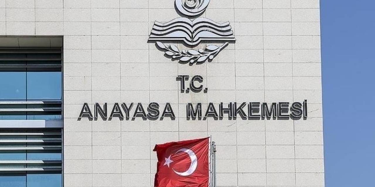 FETÖ üyeliğinden ceza alan öğretmene AYM'den hak ihlali kararı